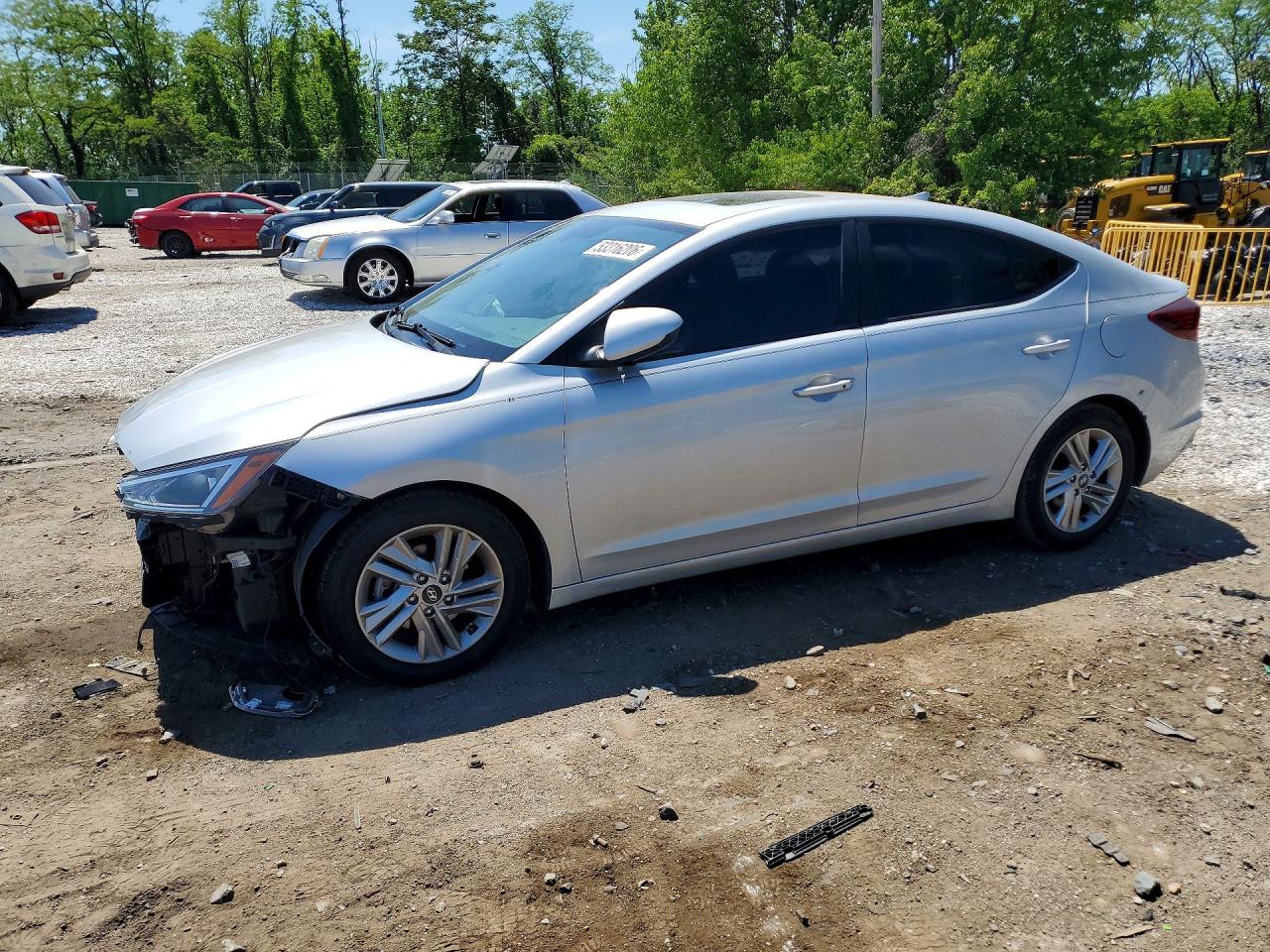 Salvage Hyundai ELANTRA Image