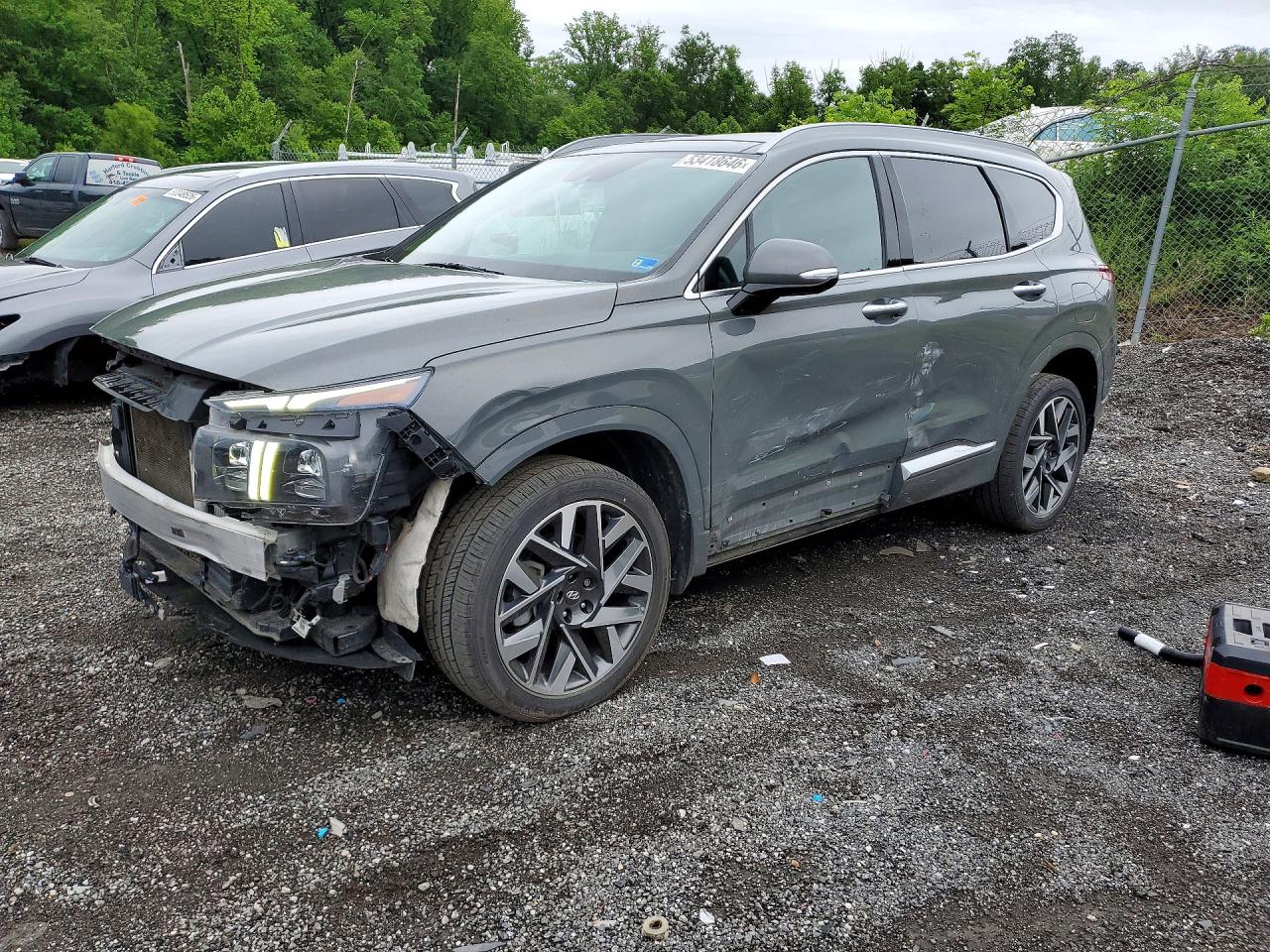 Salvage Hyundai SANTA FE Image