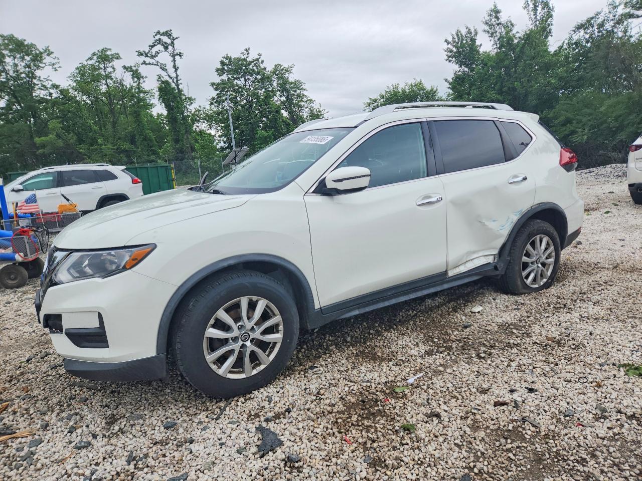 Salvage Nissan Rogue Image