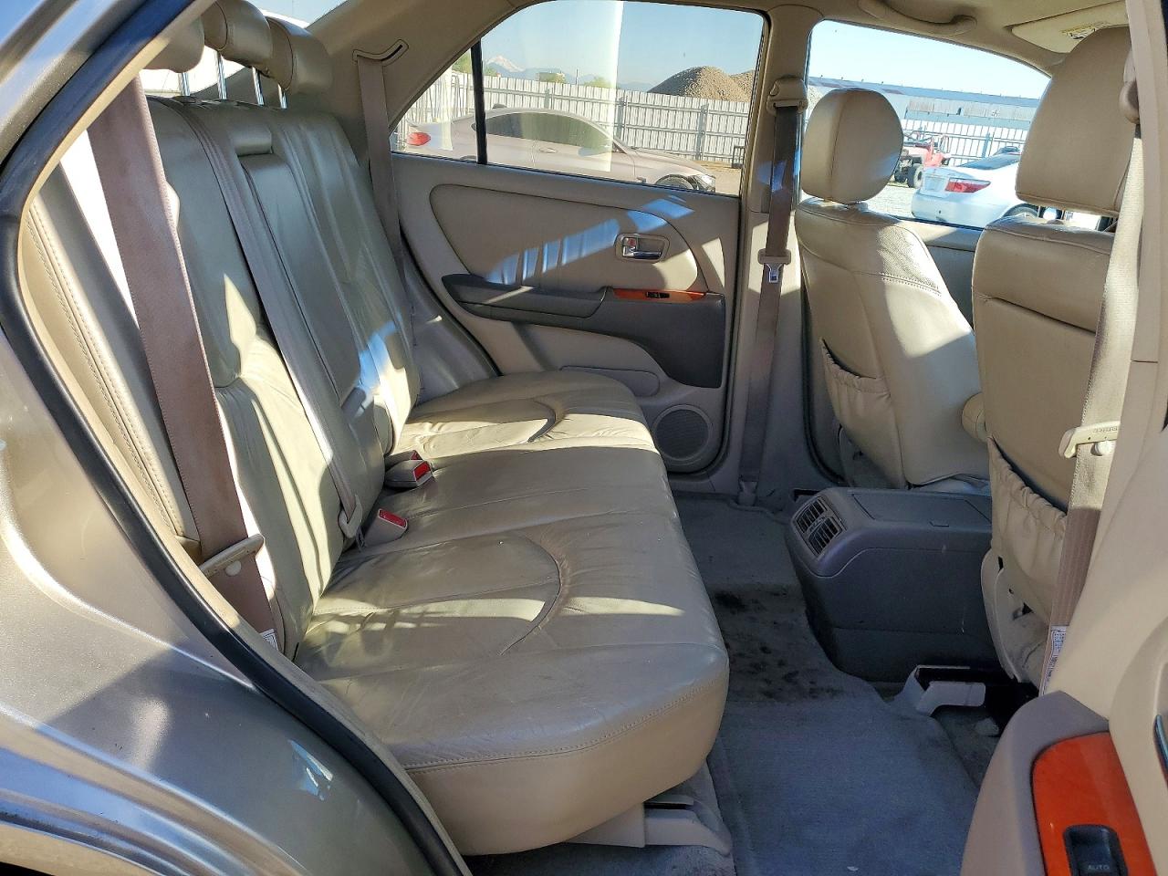 Lexus RX Base
