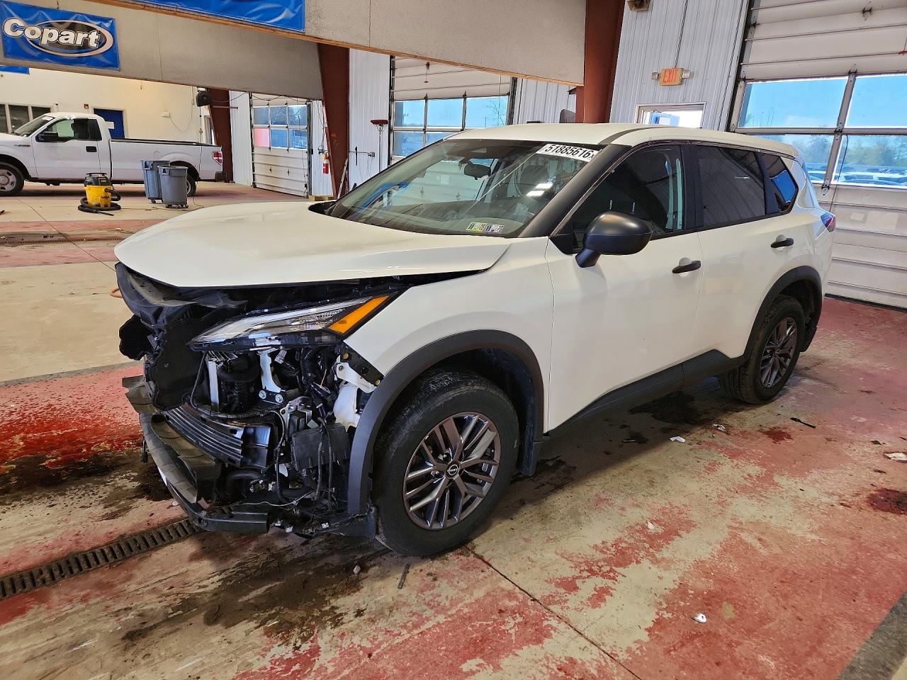Salvage Nissan Rogue Image