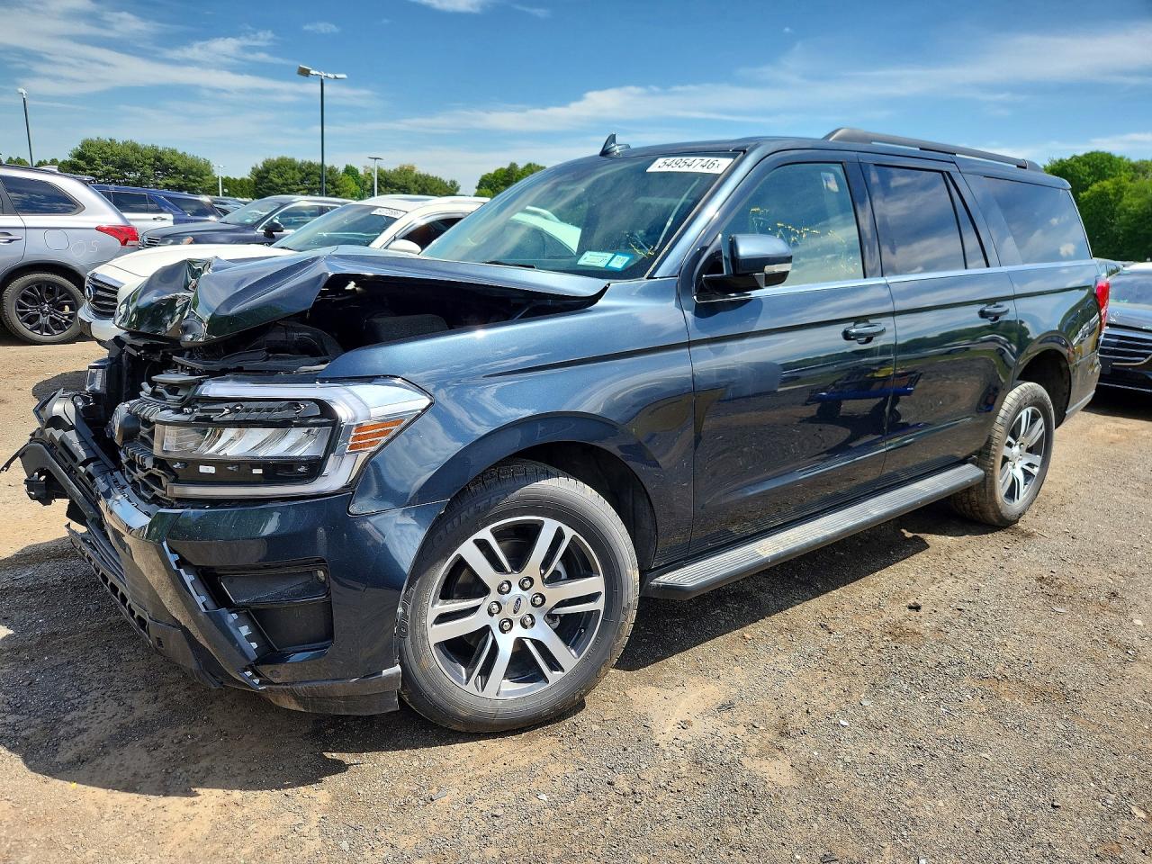 Salvage Ford Expedition Image