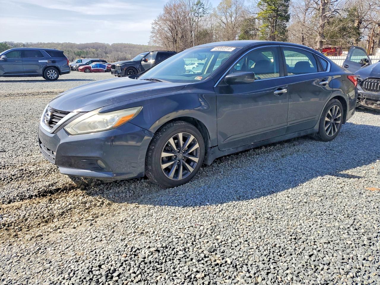 Salvage Nissan Altima Image