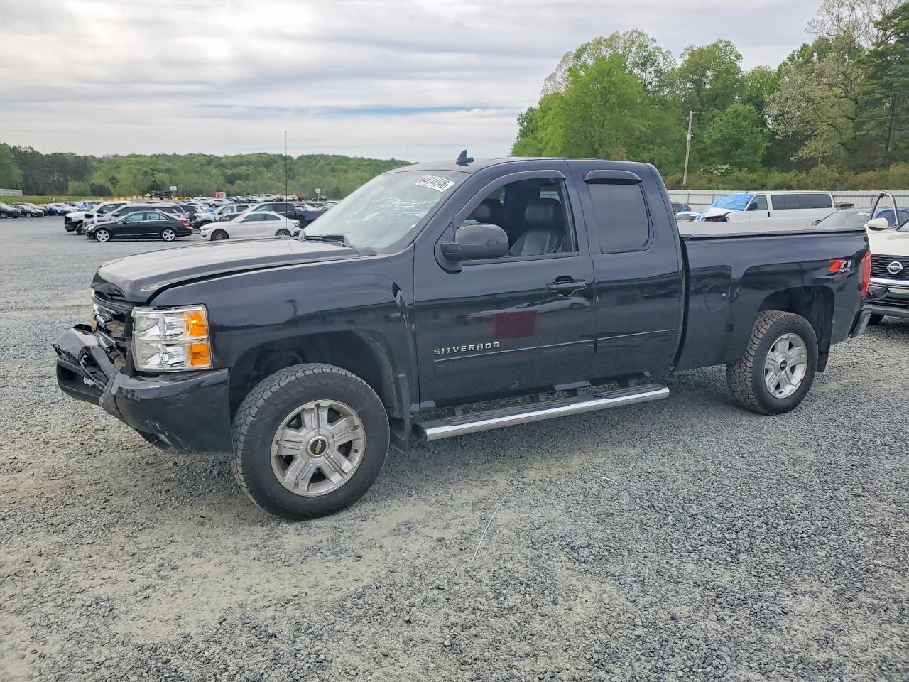 Salvage Chevrolet Silverado Image