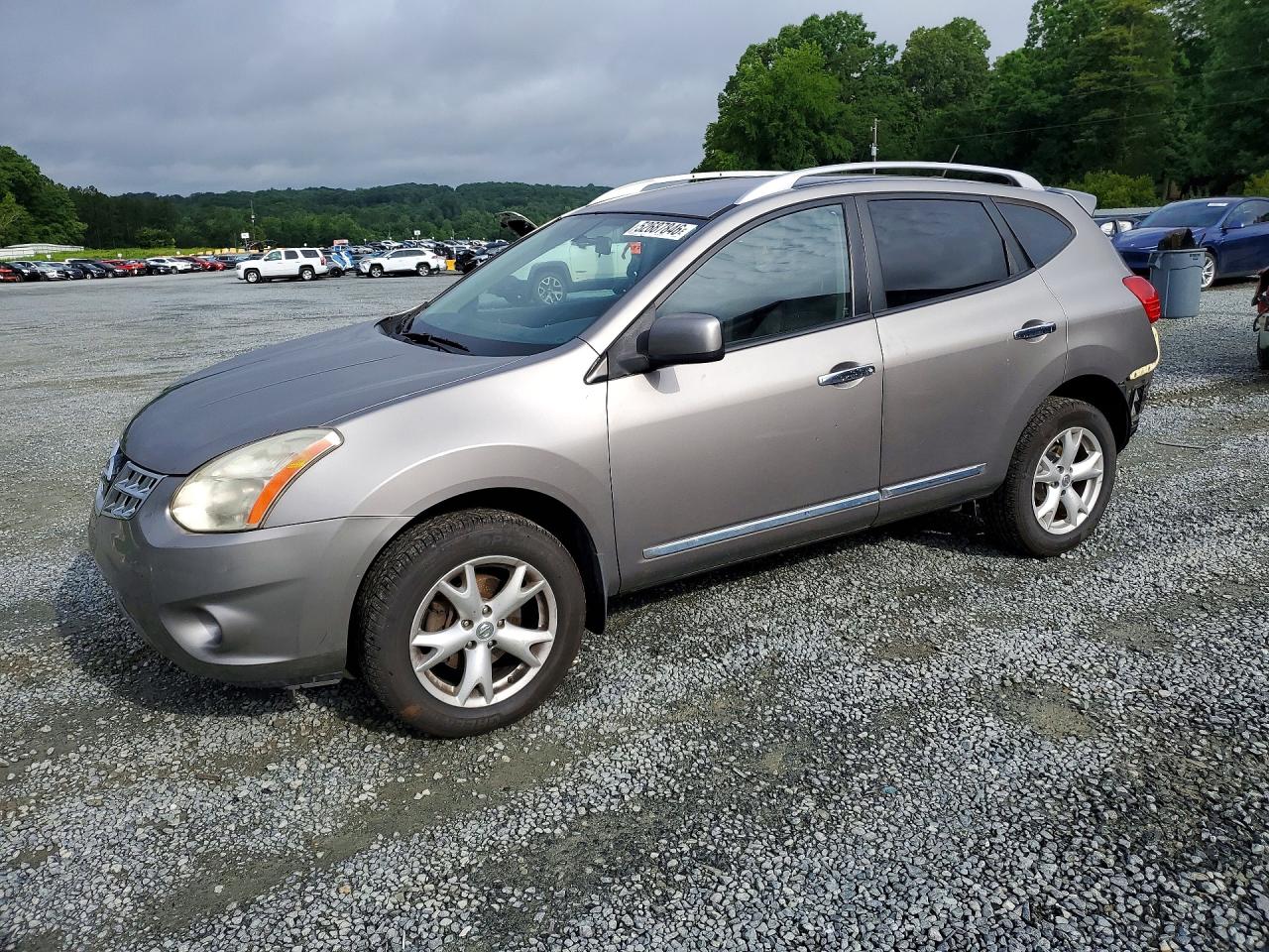 Salvage Nissan Rogue Image