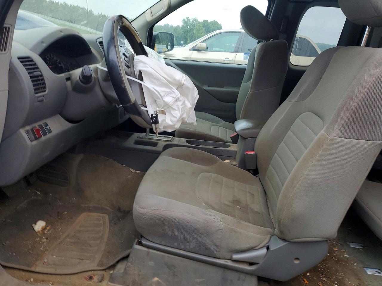 Nissan Frontier S