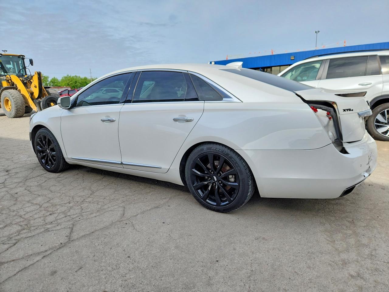 Cadillac XTS Luxury Collection