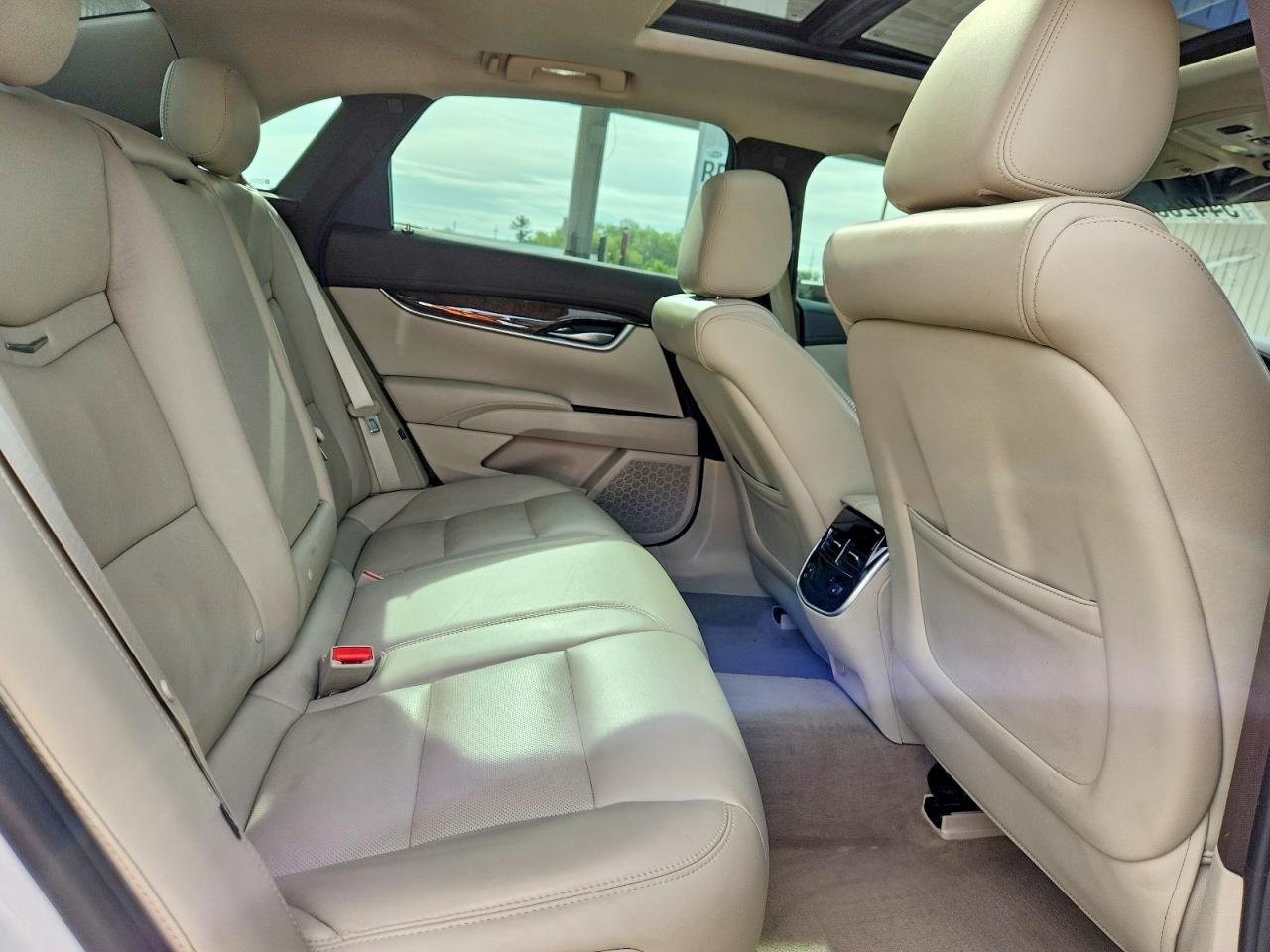 Cadillac XTS Luxury Collection