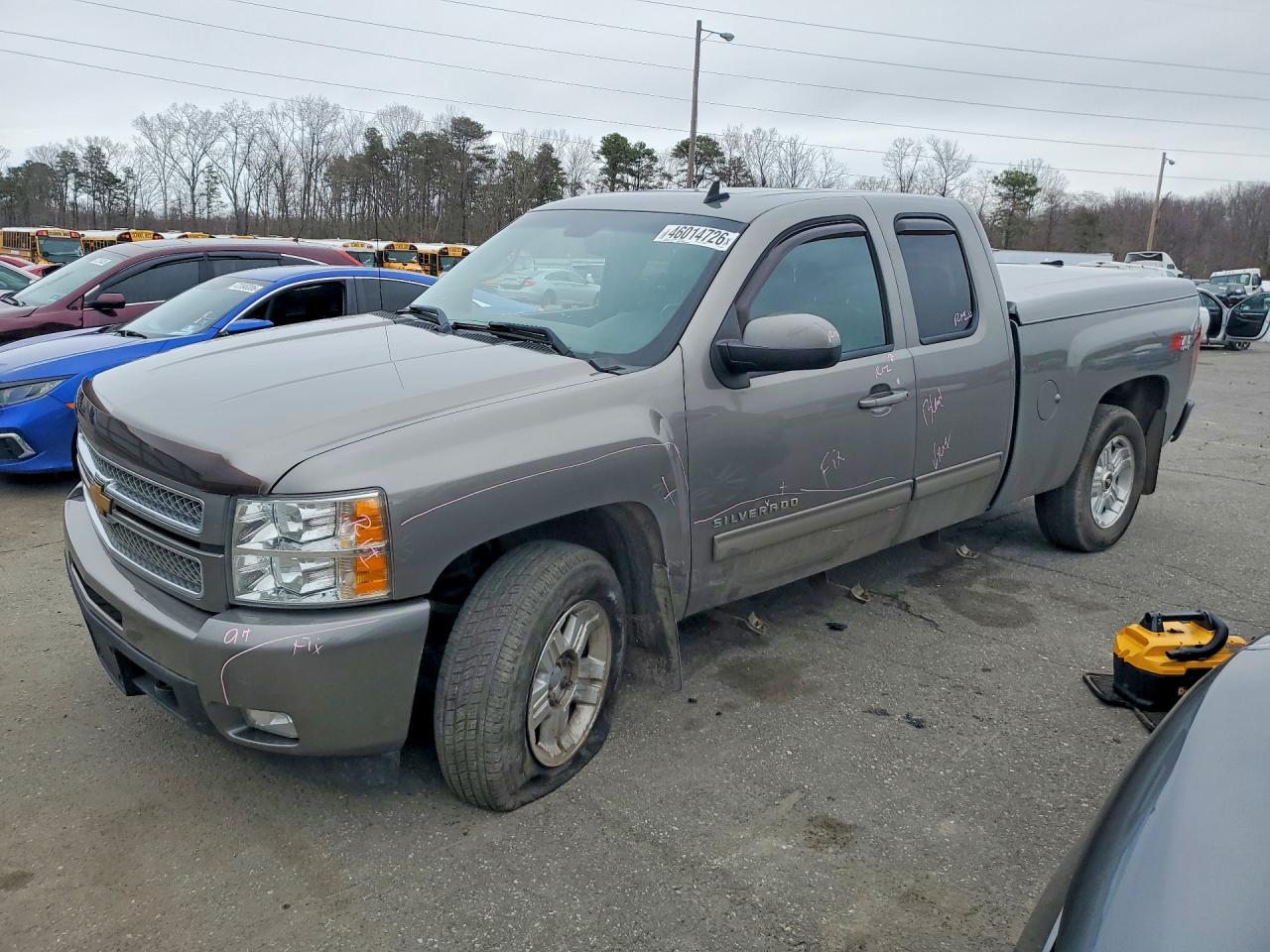 Salvage Chevrolet Silverado Image