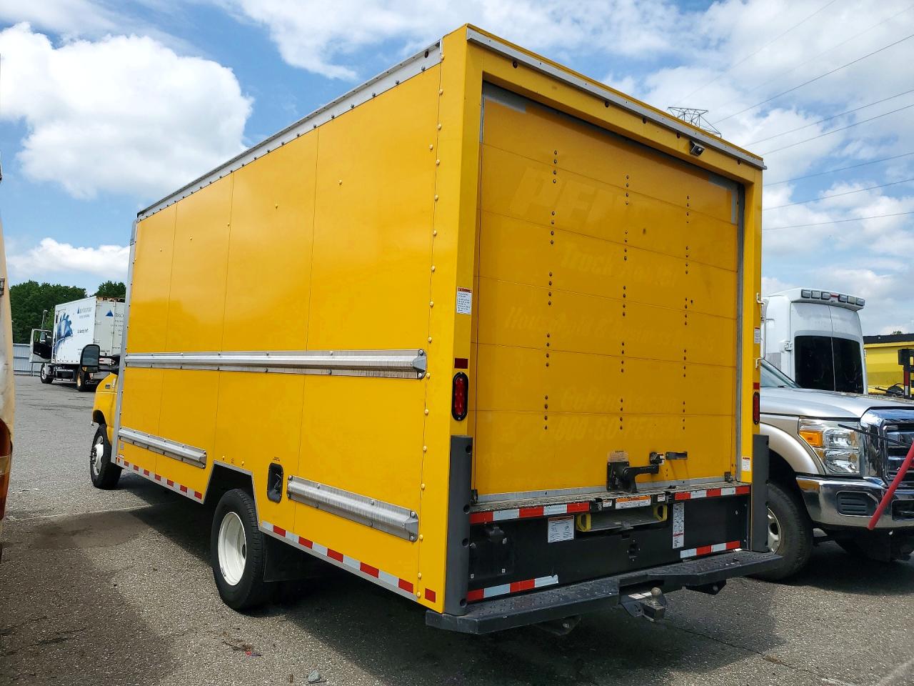 Ford Econoline E350 Super Duty Cutaway Van