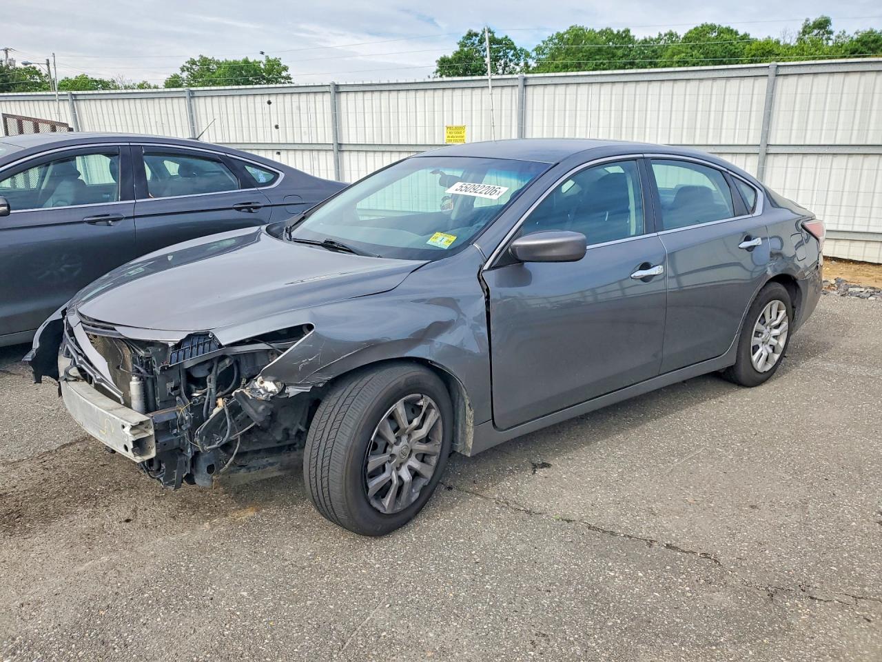 Salvage Nissan Altima Image