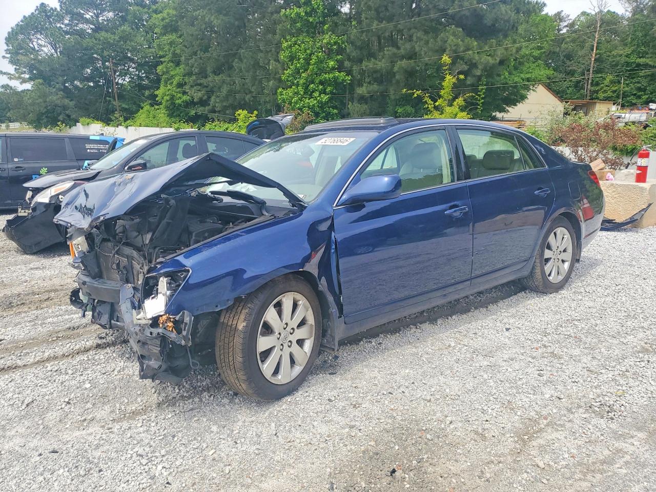 Salvage Toyota Avalon Image