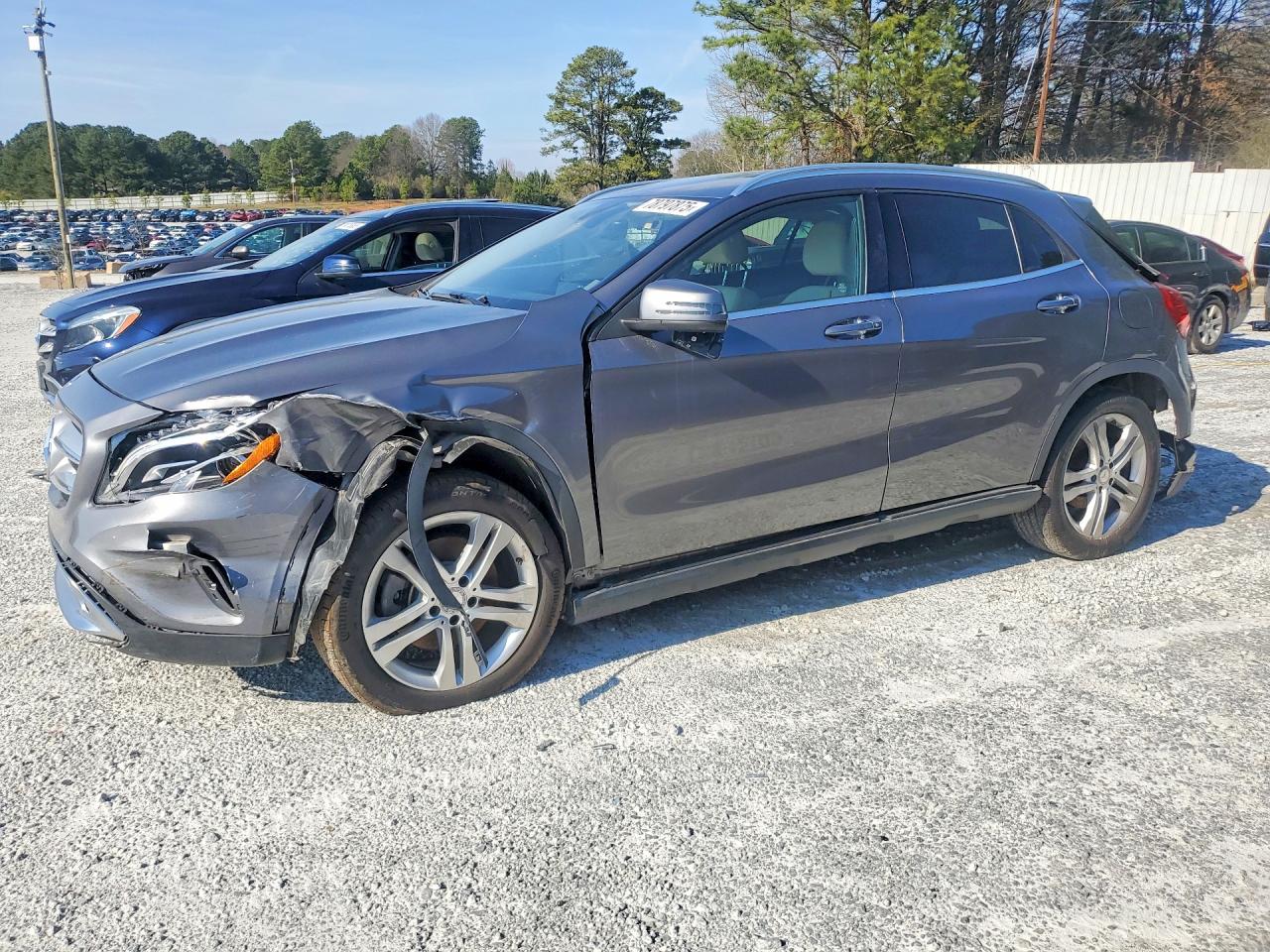 Salvage Mercedes-Benz GLA Image