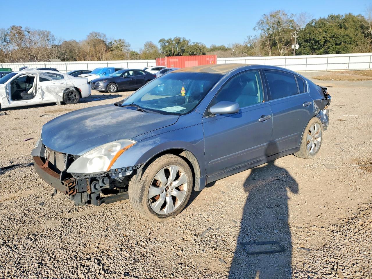 Salvage Nissan Altima Image