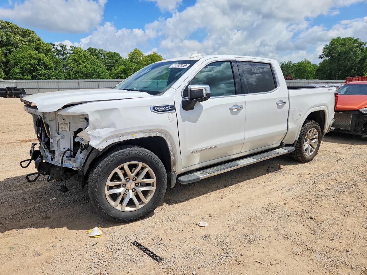 Salvage GMC Sierra Image