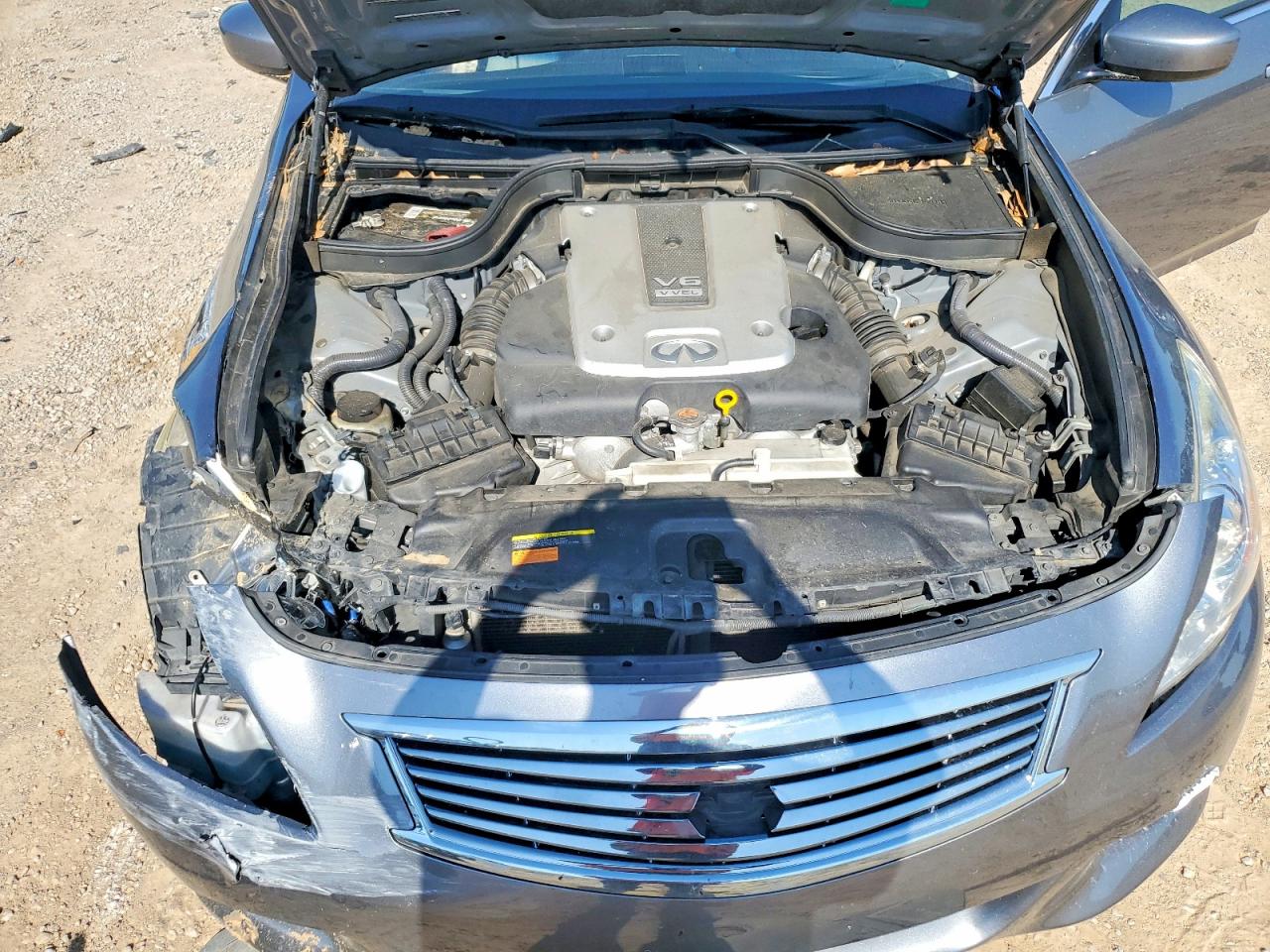 INFINITI Q40 Base Base