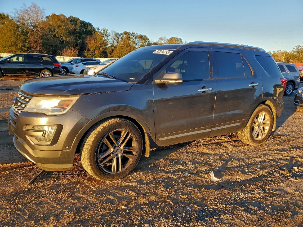 Salvage Ford Explorer Image