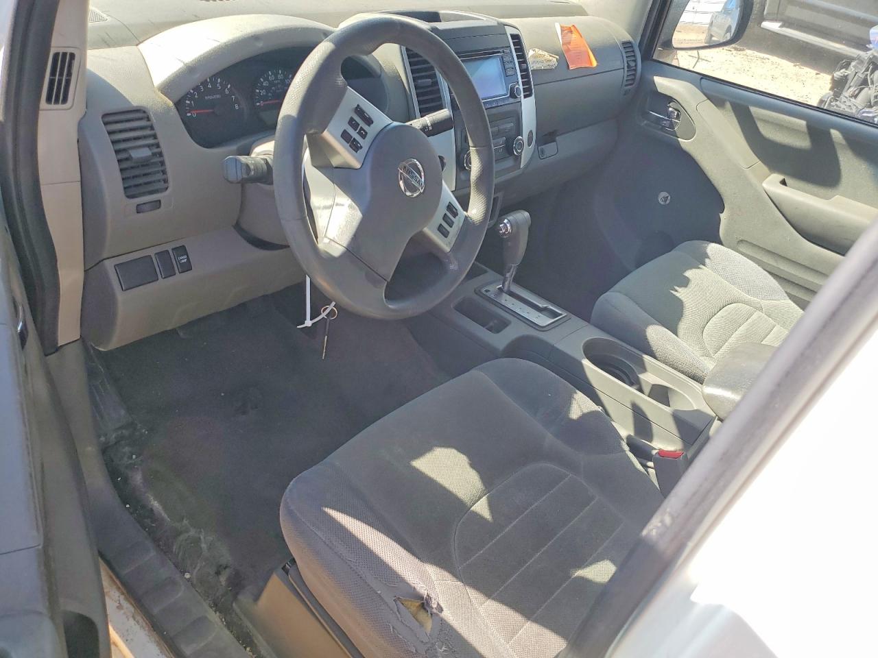 Nissan Frontier S