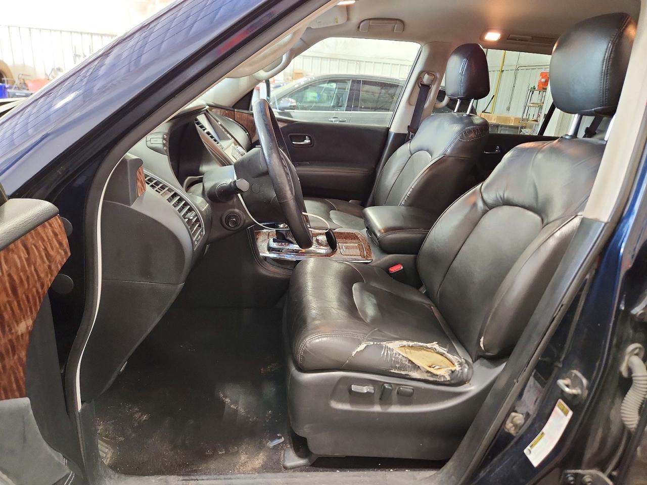Nissan Armada Sv