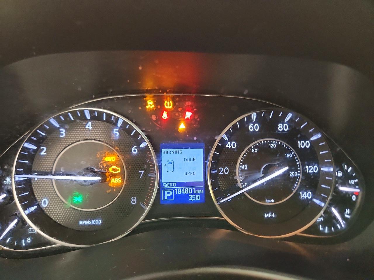 Nissan Armada Sv