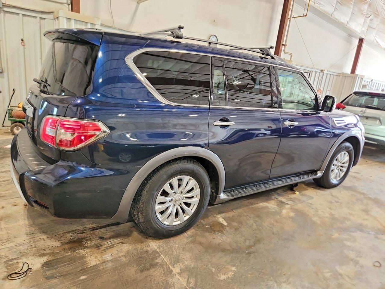 Nissan Armada Sv