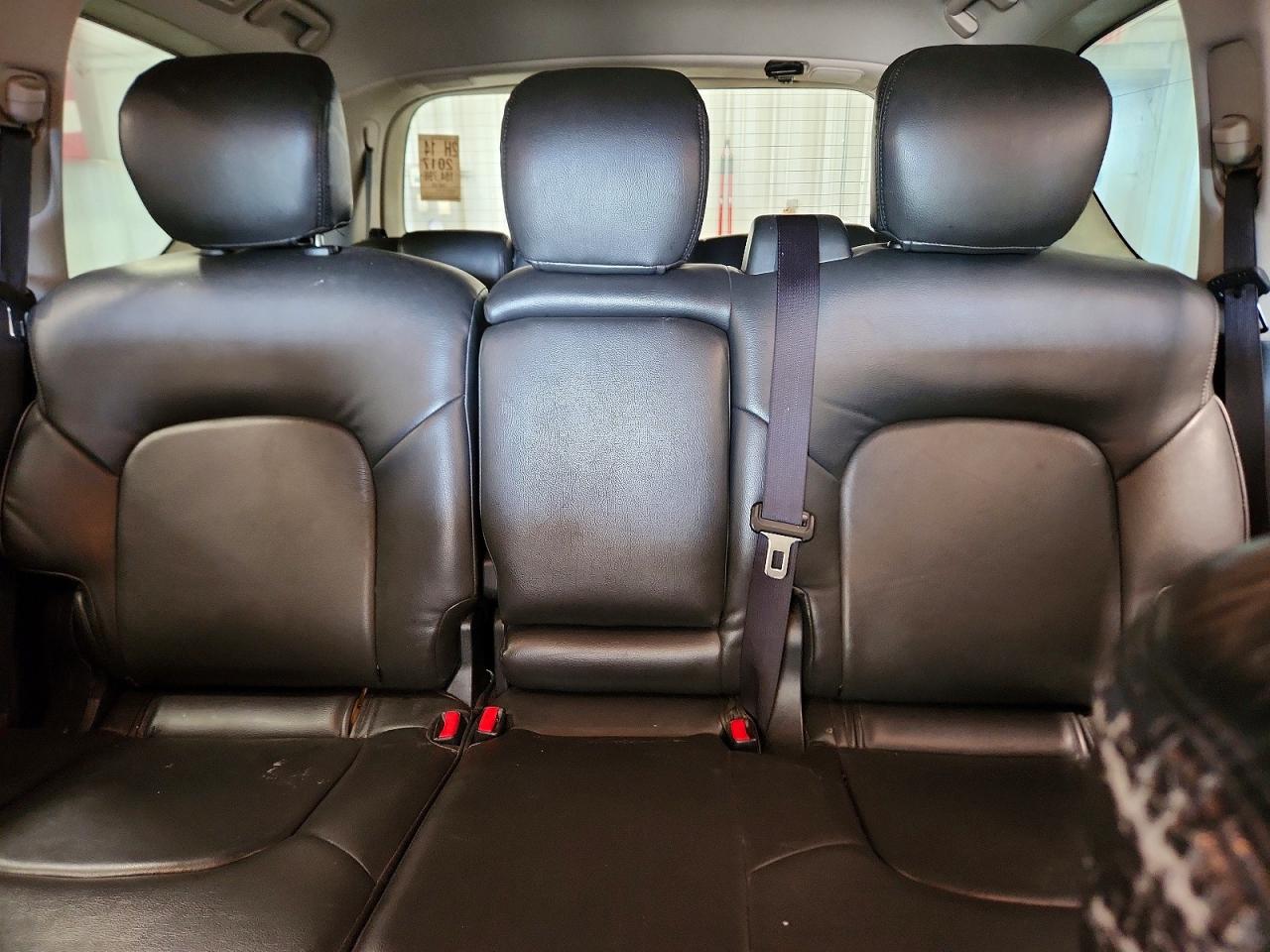 Nissan Armada Sv