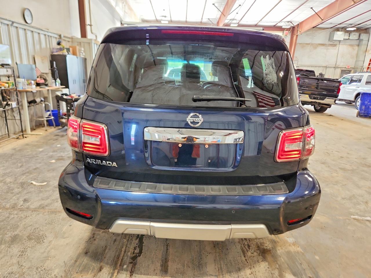 Nissan Armada Sv
