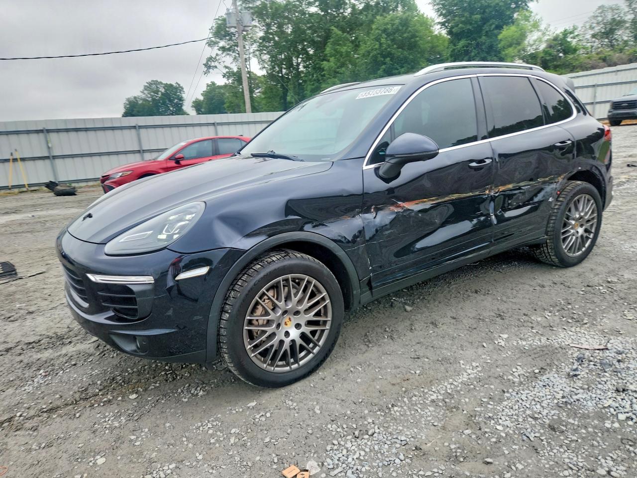 Salvage Porsche Cayenne Image