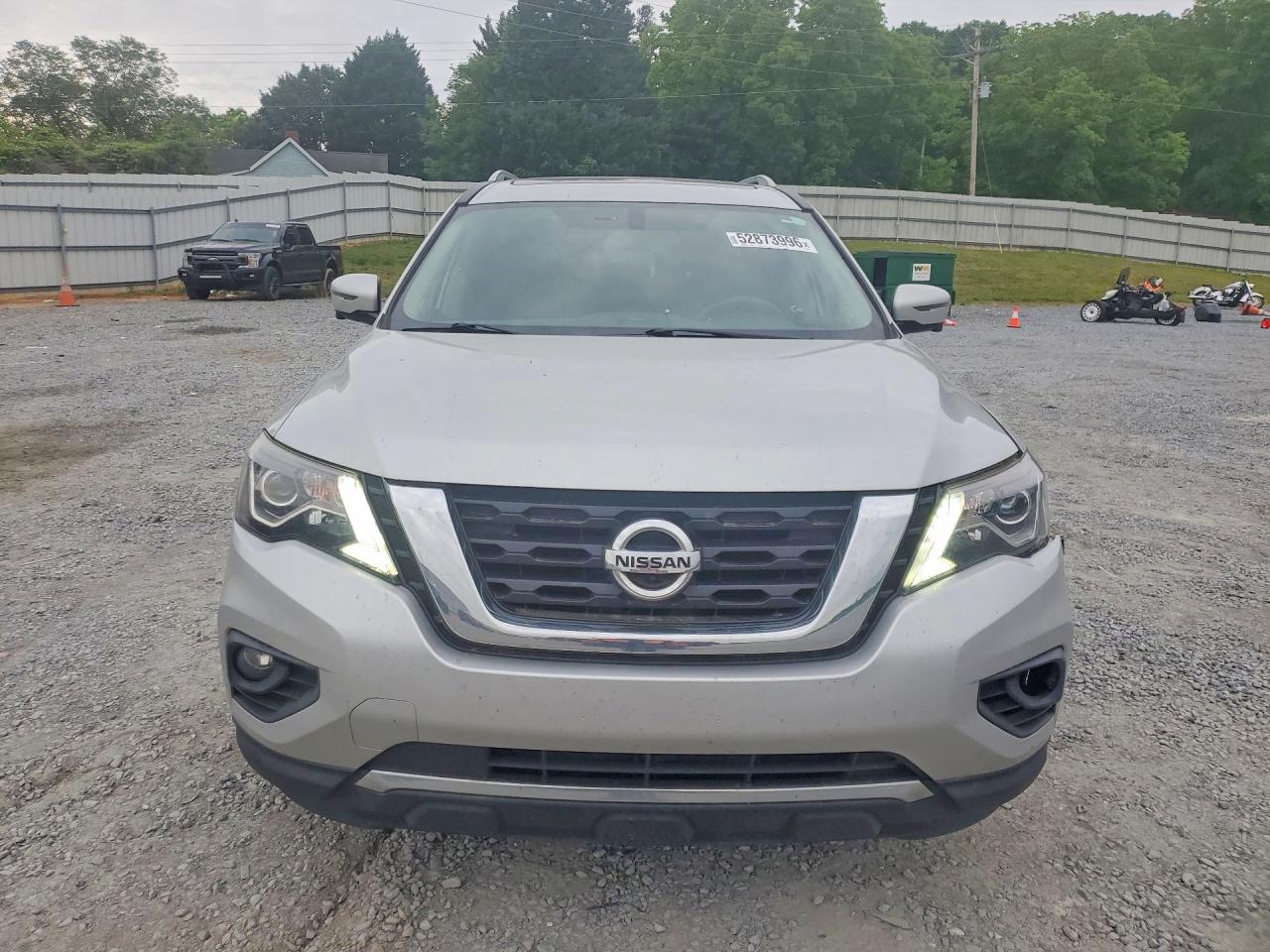 Nissan Pathfinder Platinum