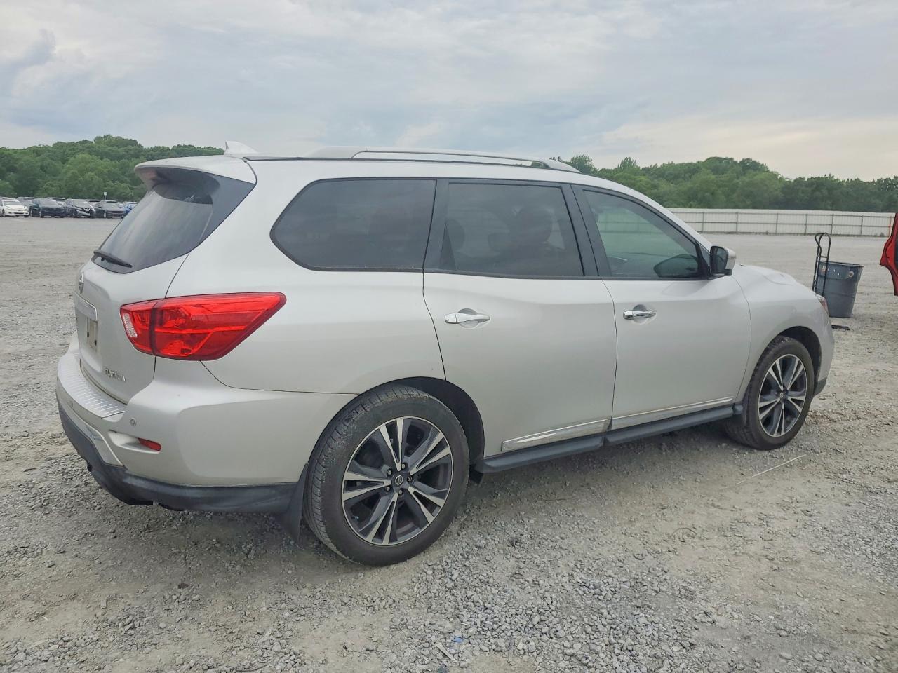 Nissan Pathfinder Platinum