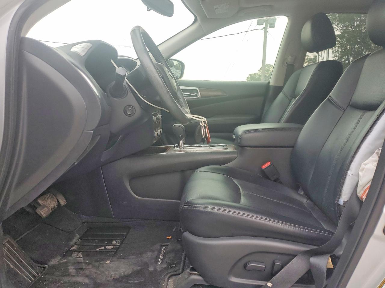 Nissan Pathfinder Platinum