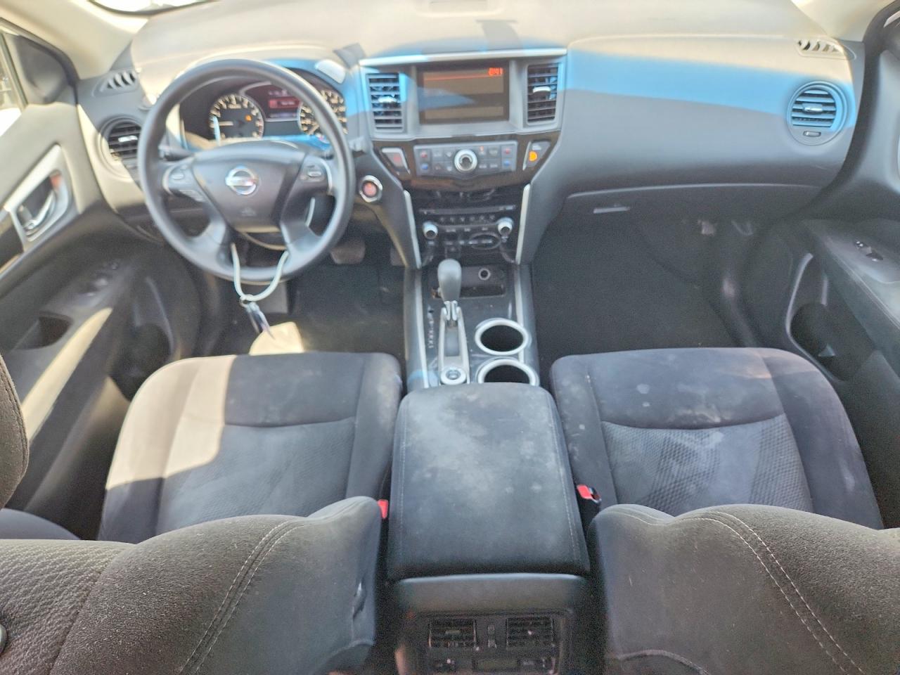 Nissan Pathfinder S