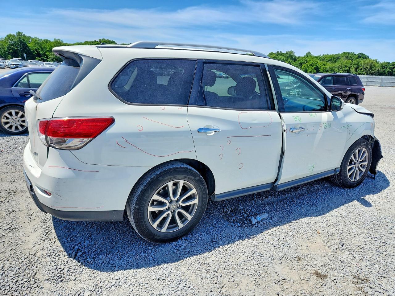 Nissan Pathfinder S