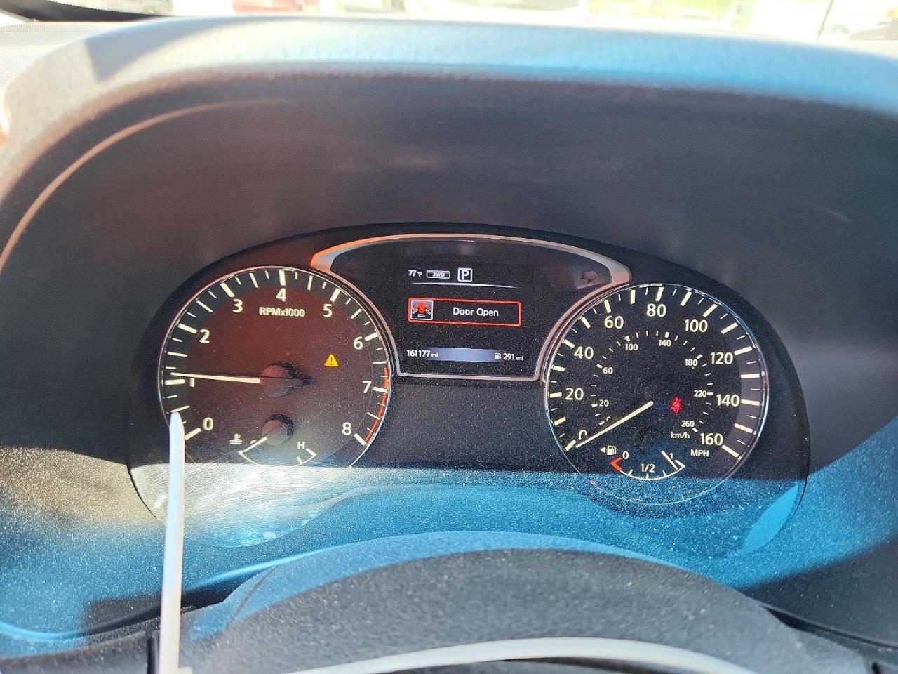 Nissan Pathfinder S