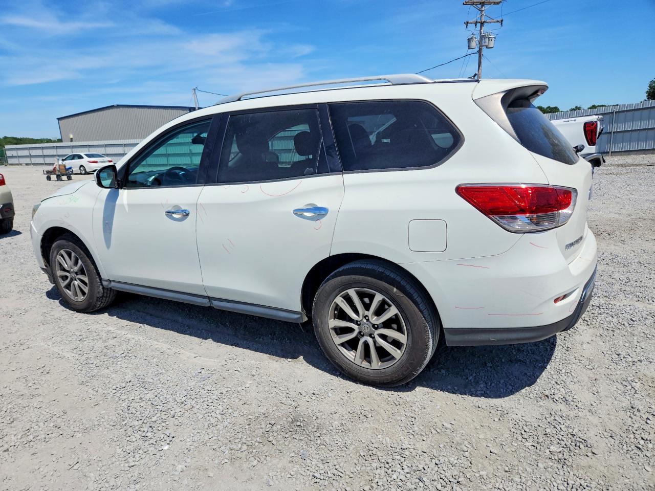 Nissan Pathfinder S