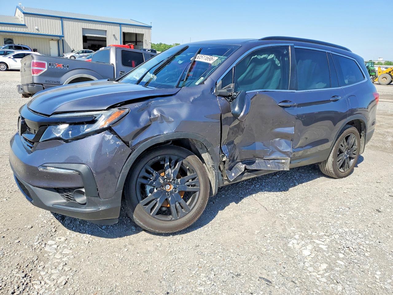 Salvage Honda Pilot Image