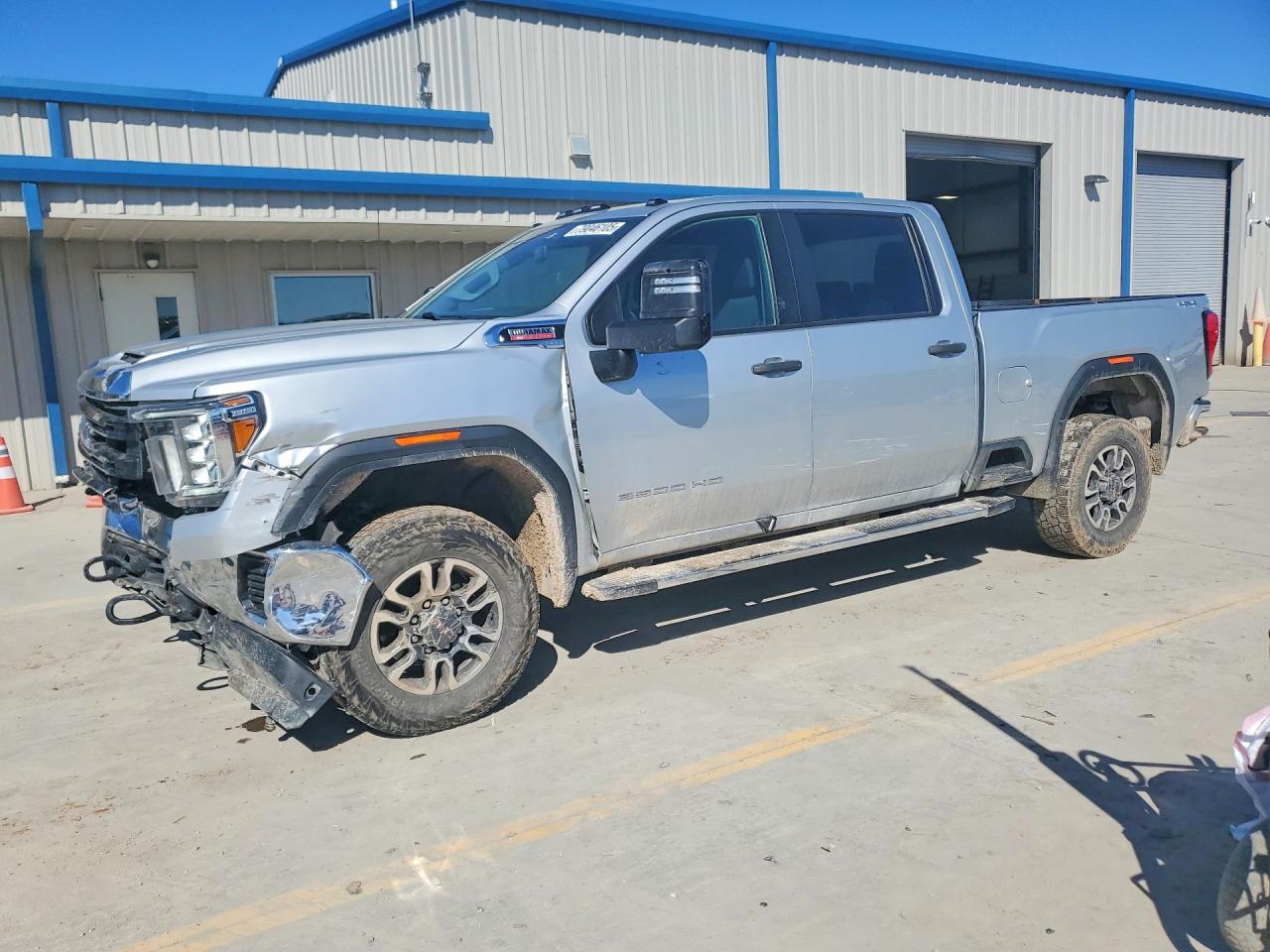 Salvage GMC Sierra Image