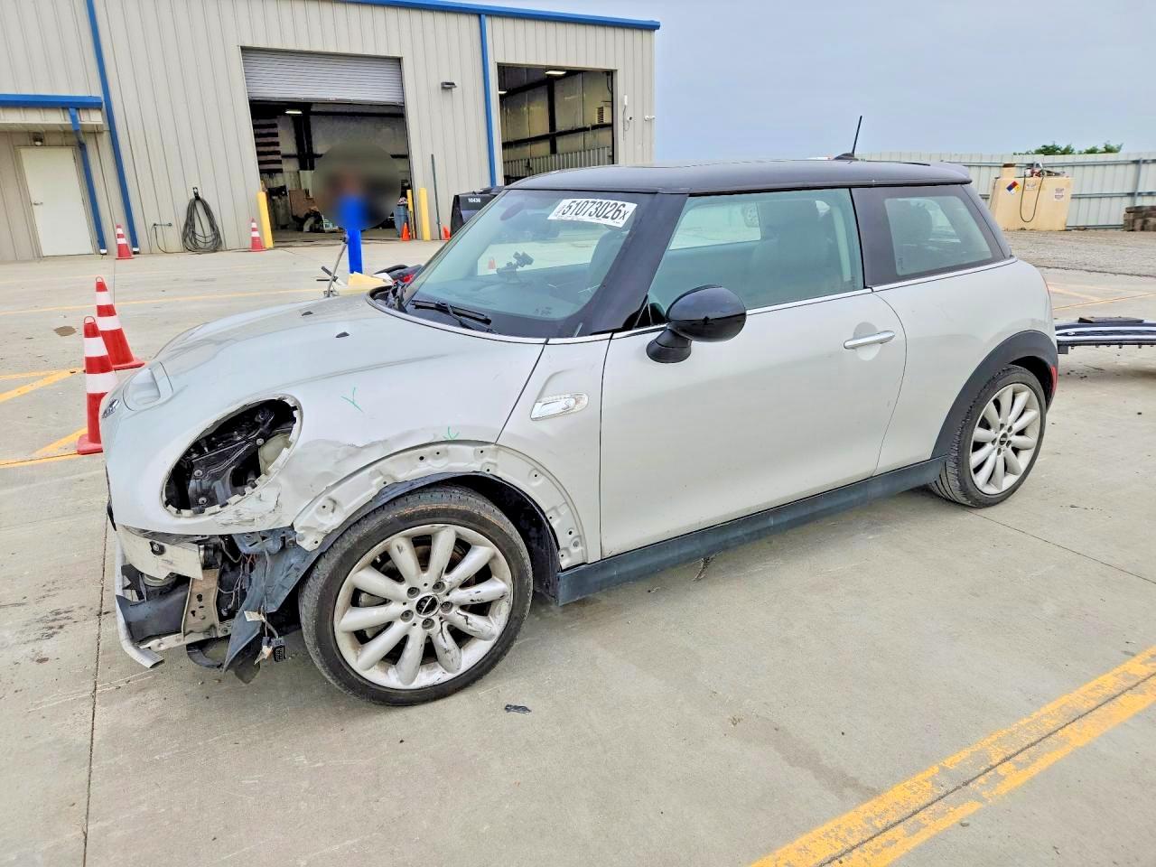 Salvage MINI Cooper Image