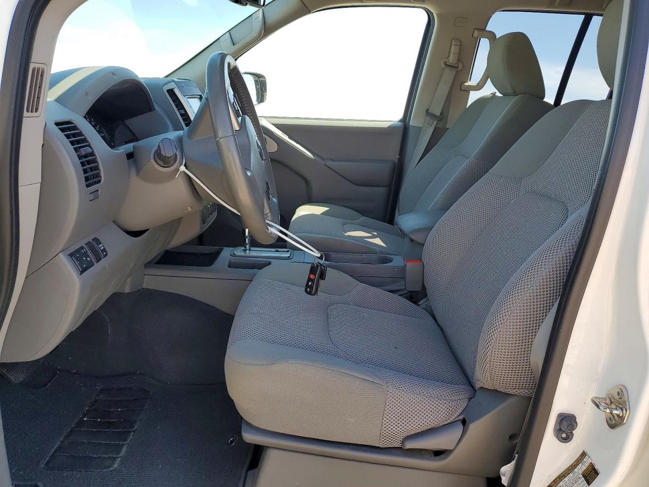 Nissan Frontier Sv