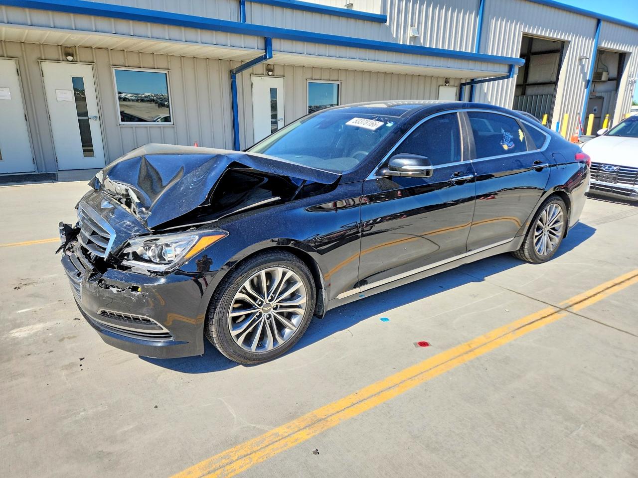 Salvage Hyundai Genesis Image