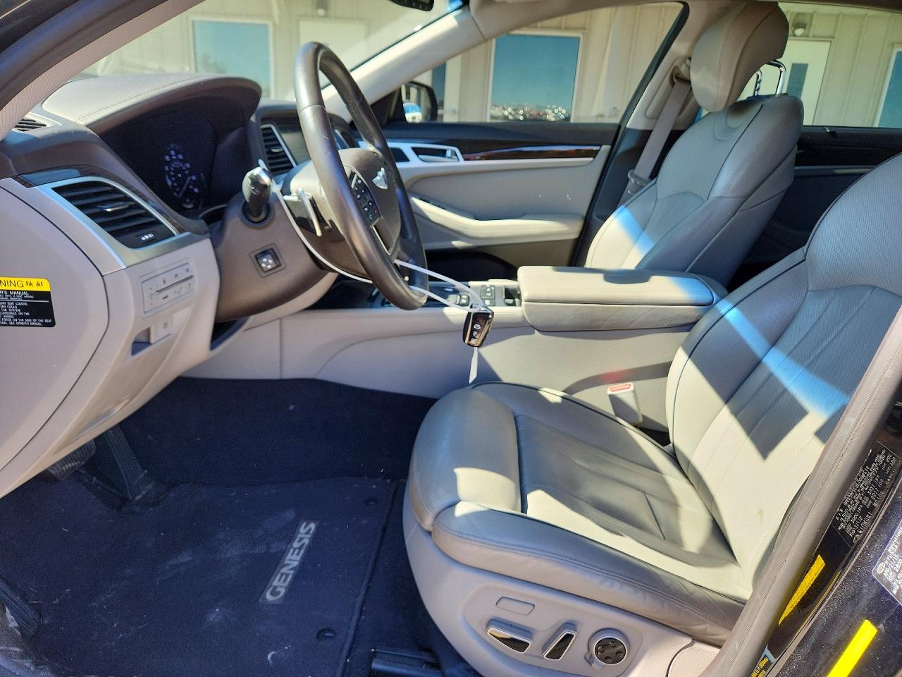 Hyundai Genesis 3.8l