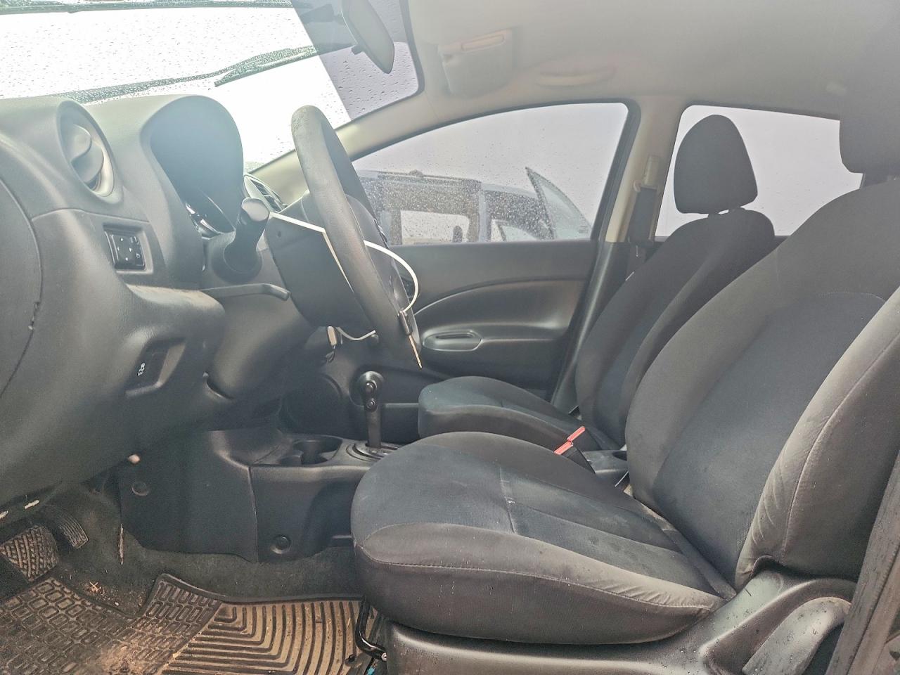 Nissan Versa S
