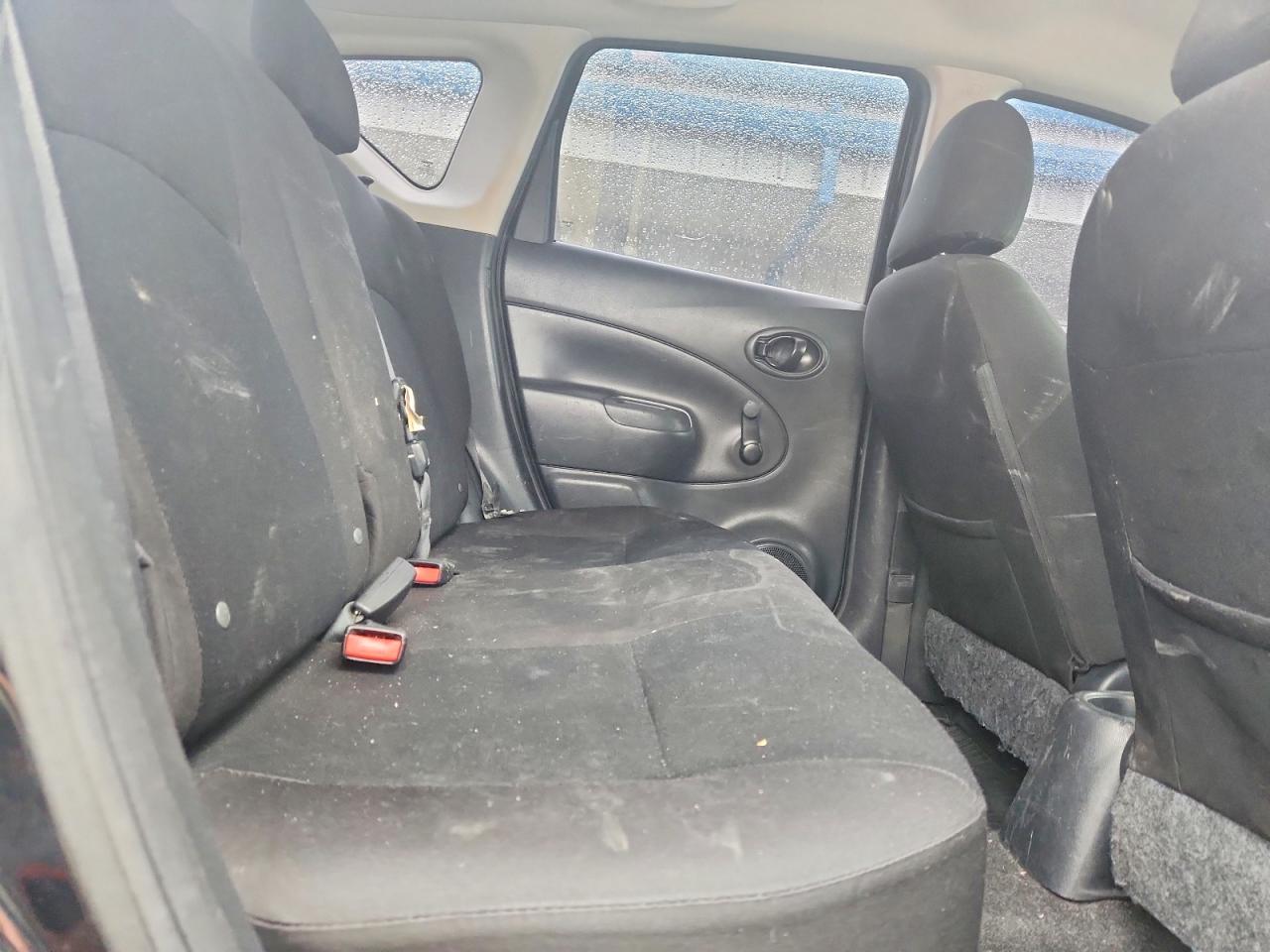 Nissan Versa S