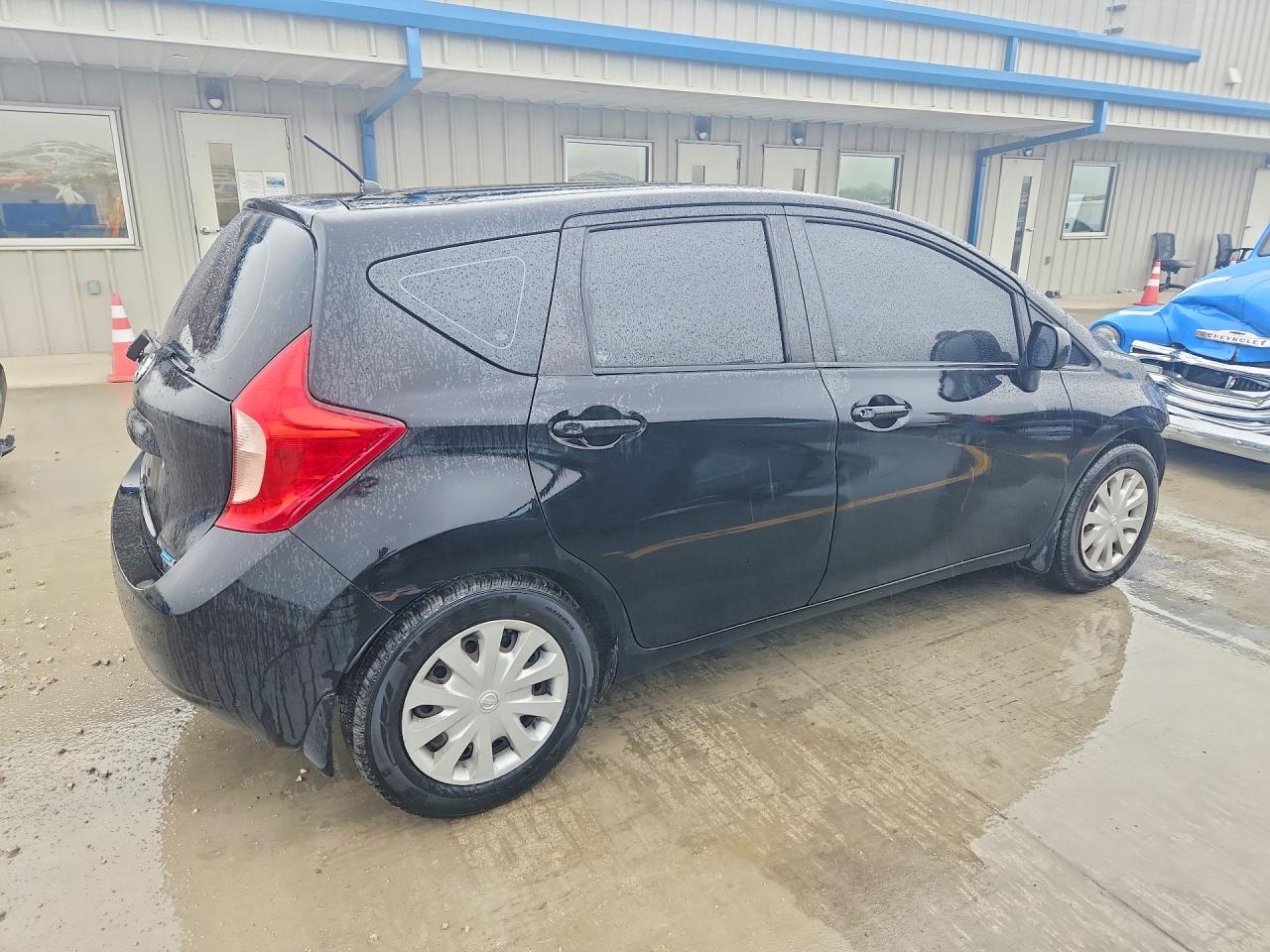 Nissan Versa S