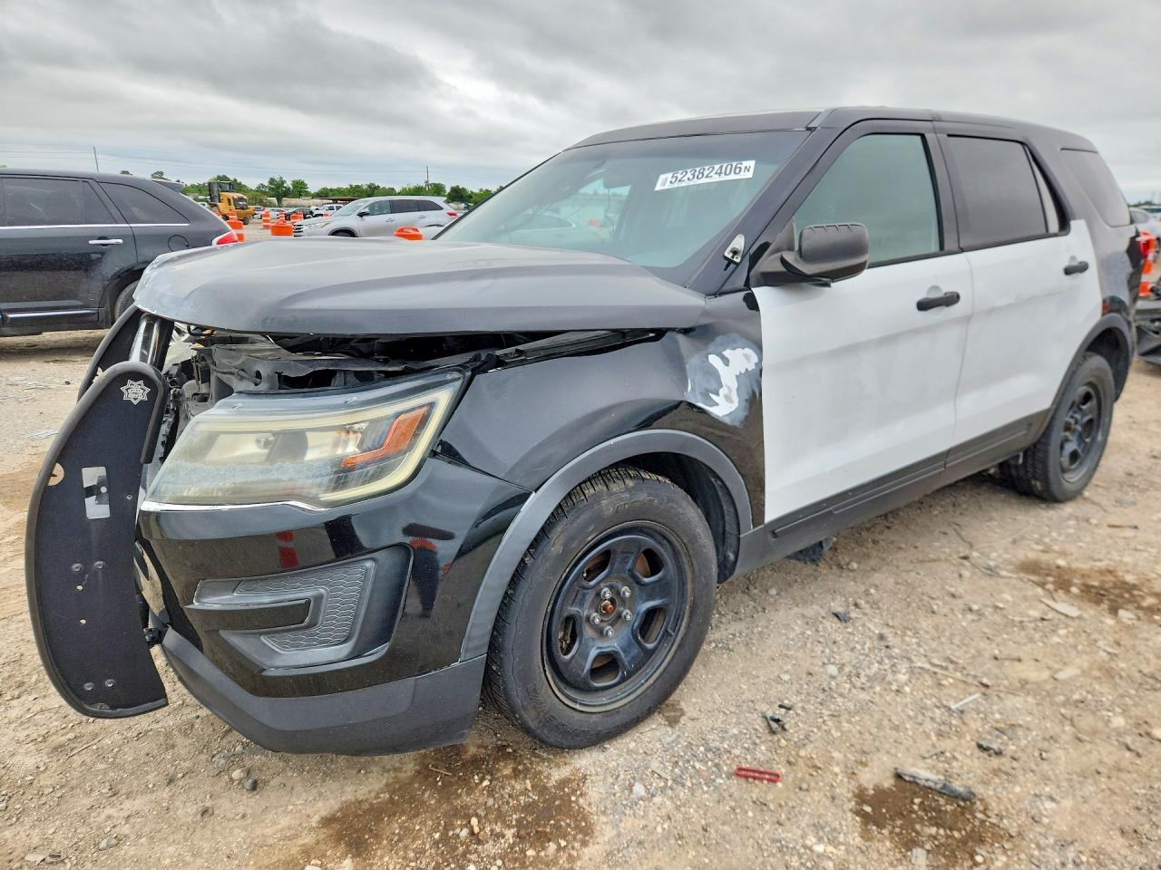Salvage Ford Explorer Image