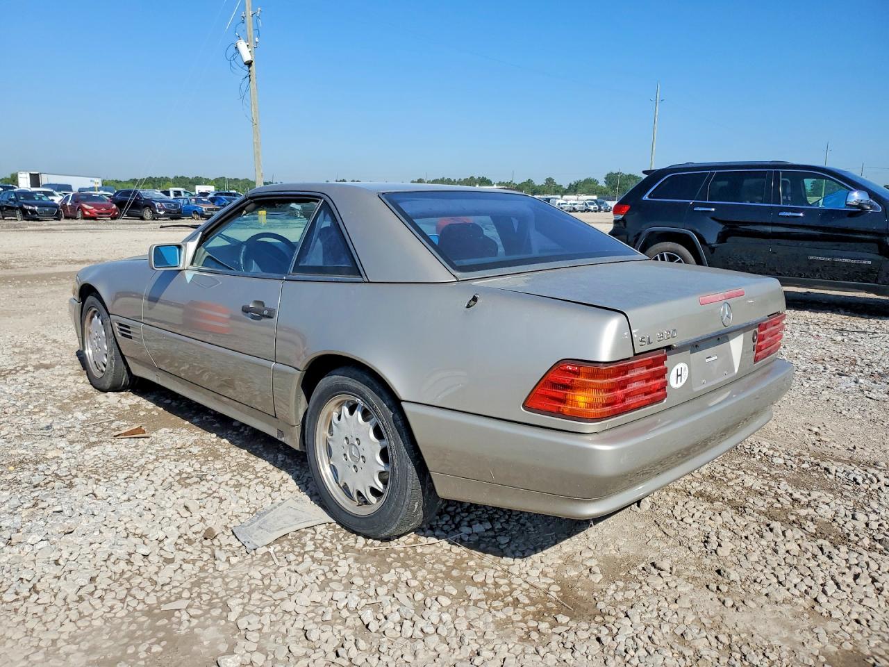 Mercedes-Benz S-Class 320