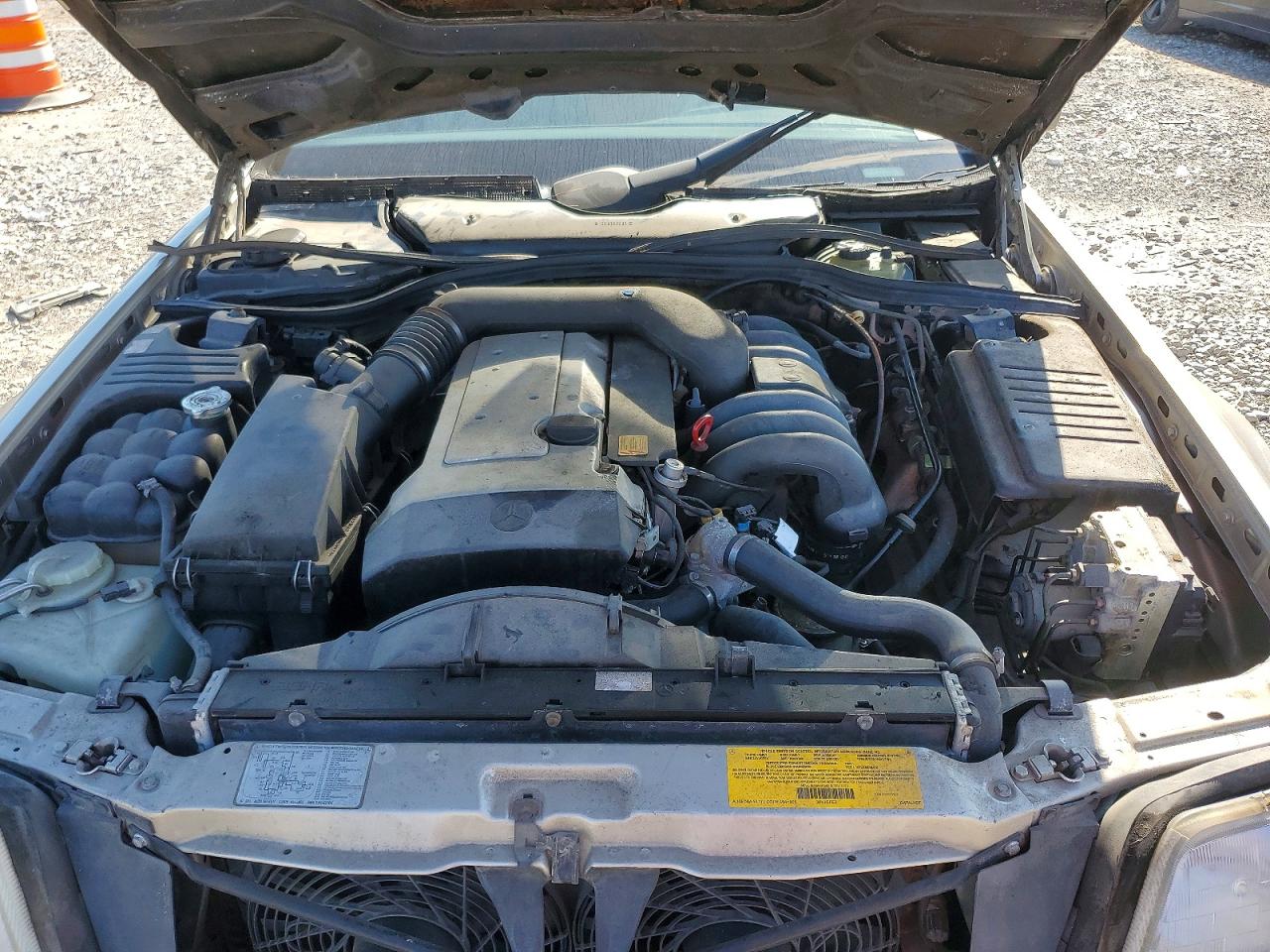 Mercedes-Benz S-Class 320