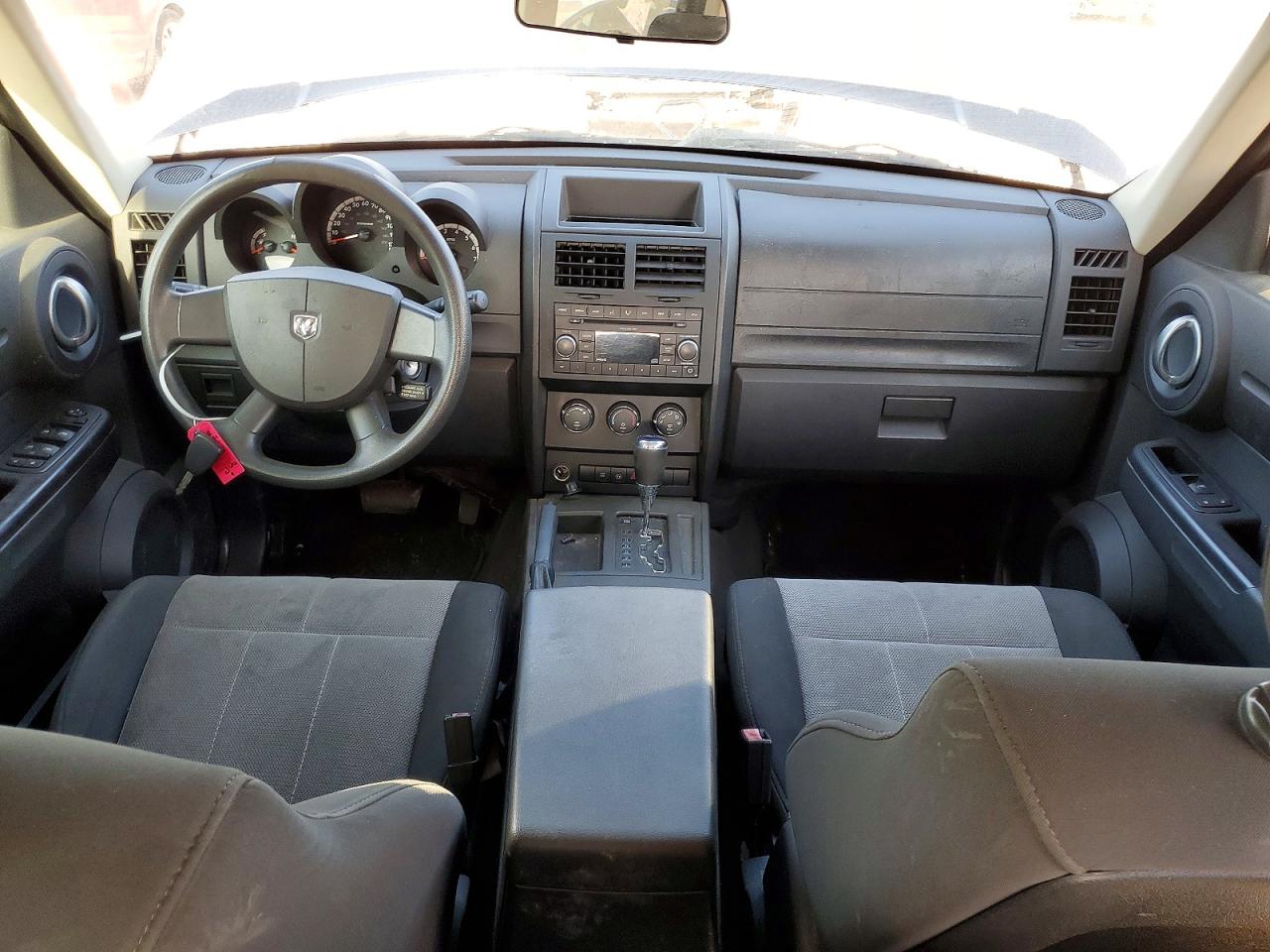 Dodge Nitro Sxt