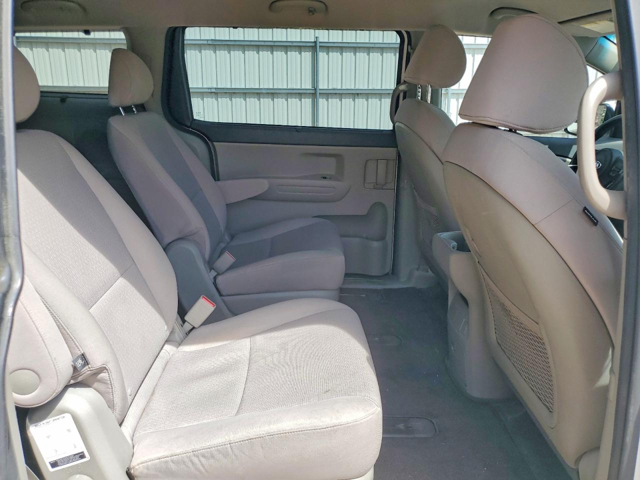 Kia Sedona Lx