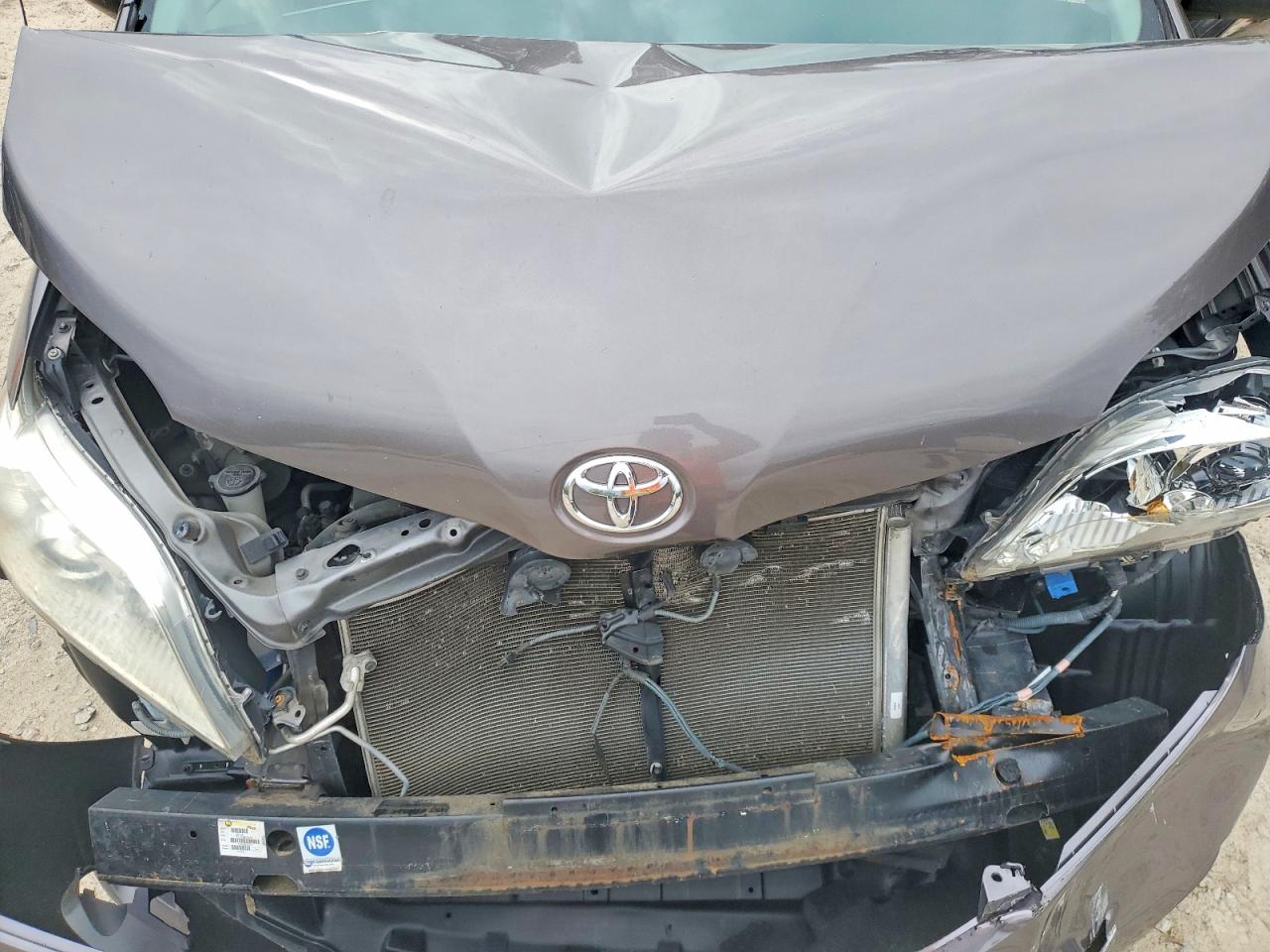 Toyota Sienna L 7-passenger